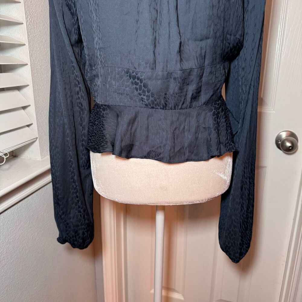 Tobi Peplum Button Top - Picture 7 of 8